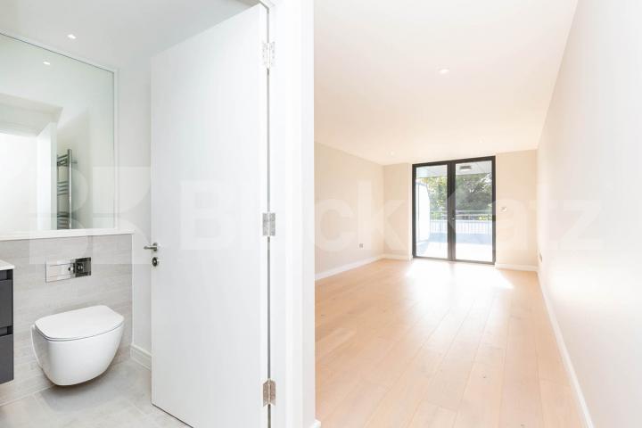 1326sqft 3 bed 3 bath apartment with a huge roof terrace  Tottenham Lane, Crouch End